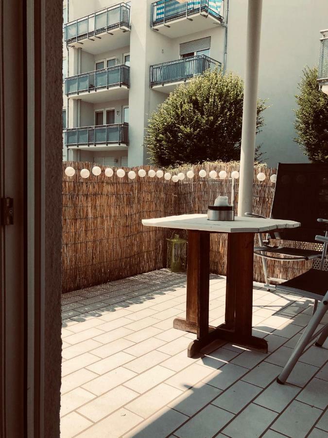 Parkplatz Und Balkon - Burberg'S Heimathafen In Wiesbaden Zewnętrze zdjęcie